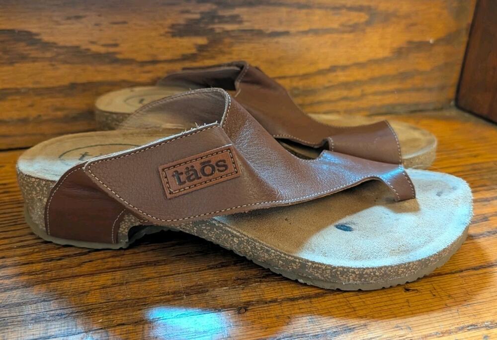 Taos Loop Brown Leather Peltz Sandals Women's 8-8.5, 39